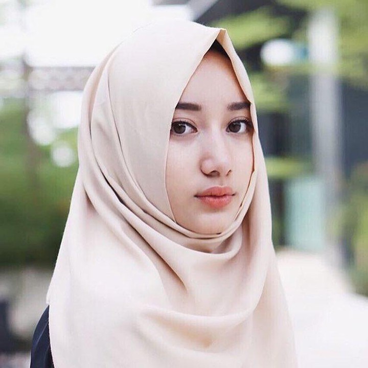 <p>Tengku Syaira Anataya adalah putri pasangan Tengku Firmansyah dan Cindy Fatika Sari. Parasnya yang cantik seperti sang ibu, sering menuai pujian lho, Bunda. (Foto: Instagram @syairaanatayaa)</p>