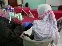 Ibu-ibu Garda Terdepan Putus Hoaks Vaksin HPV demi Lindungi Putri