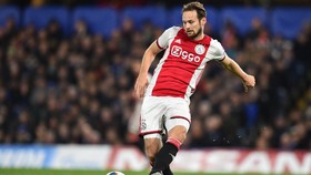 Mantan Bek MU Blind Sempat Pingsan di Laga Uji Coba Ajax