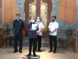 Tertunda Liburan Turis Asing Gegara Corona Naik Turun di Pulau Dewata