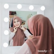 Meski Berhijab, Ini 5 Tips Rawat Rambut Kamu Jadi Makin Shiny!