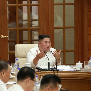 Tepis Isu Koma, Kim Jong Un Kunjungi Area Terdampak Topan