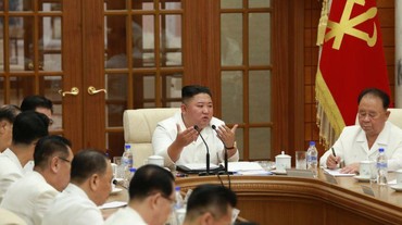 Tepis Isu Koma, Kim Jong Un Kunjungi Area Terdampak Topan