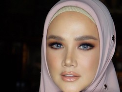 Foto Mulan Jameela yang Berubah Drastis usai Dirias MUA Langganan Maia