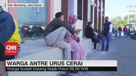 VIDEO: Viral Ratusan Warga Antre Urus Cerai