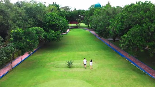 7 Potret Rumah  Mewah  Presenter Tajir Ovi  Dian  Ada Masjid 