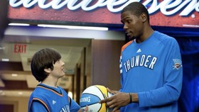 Thunderstruck dan Film tentang Basket untuk Pencinta Olahraga