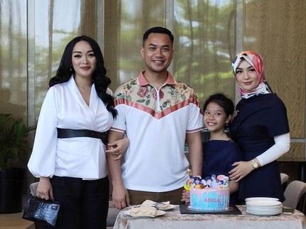 Momen Haru Zaskia Gotik dan Eks Istri Sirajuddin Mahmud Hadir di Ultah Anak