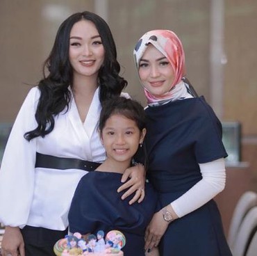 Suami Zaskia Gotik Tak Bisa Ketemu Anak, Mantan Istri: Jangan Serakah!