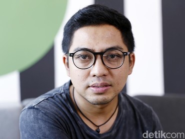 Lirik Lagu Tanpa Batas Waktu - Ade Govinda feat. Fadly