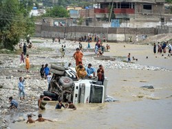 Video Banjir Terjang Afghanistan, 100 Orang Tewas