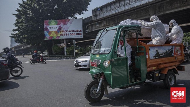 FOTO: Arak Peti Mati Sosialisasi Bahaya Covid-19 di Fatmawati
