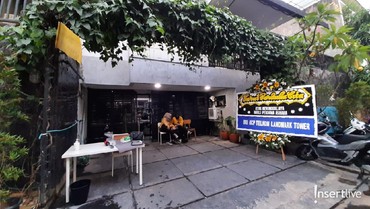 img-title Barli Asmara Meninggal Dunia, Karyawan Gelar Pengajian