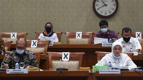 DPR Akui Belum Diajak Kemnaker Bahas Perubahan Aturan JHT