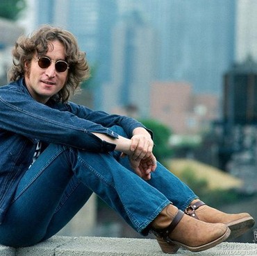 John Lennon yang Ditembak Mati oleh Fans 41 Tahun Lalu
