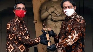 Istana Serahkan Pusaka Keris Bugis ke Museum Nasional