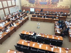 Rapat Diwarnai Aksi Gebrak Meja, DPR-Pemerintah Tolak Kelonggaran Freeport