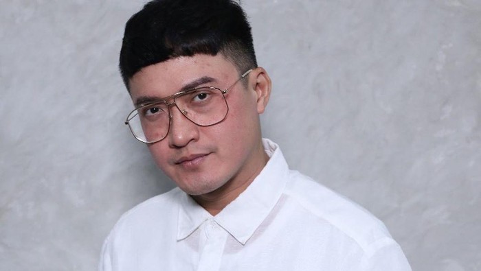 Mengenang Perjalanan Barli Asmara di Dunia Mode Tanah Air