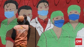 Ekonom Usul Potong Gaji Presiden Jokowi untuk Biayai Covid-19