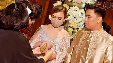 img-title Pakai Baju Pengantin, Billy Syahputra Siap Nikahi Amanda Manopo?