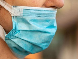 Diminta Pakai Masker, Pria Afghanistan Tikam Pelayan Bar di Prancis