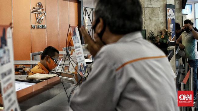 Jika Anda belum tahu bagaimana cara ambil uang pensiun Taspen di kantor pos, simak panduan berikut.