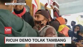 VIDEO: Ricuh Demo Tolak Tambang di Kantor Bupati Mamasa