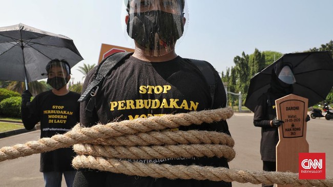 Sebagian besar buruh migran asal Indonesia yang berada di Pusat Tahanan Imigrasi Malaysia terpaksa tidur di kamar mandi selama ditahan di negara itu.
