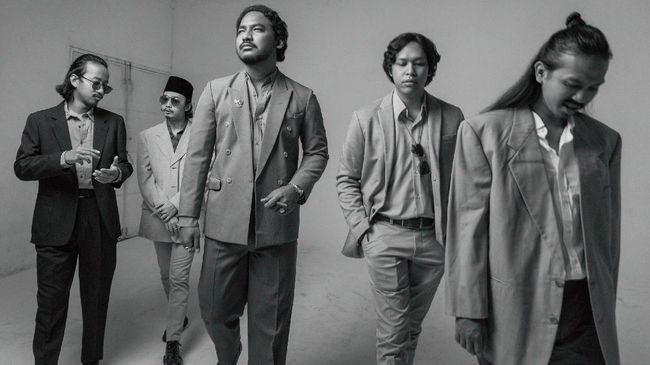 Band .Feast resmi merilis lagu yang mengangkat konflik dan drama di media sosial, Komodifikasi, pada Jumat (28/8).