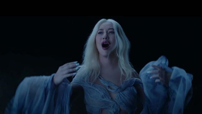 Christina Aguilera merilis kembali lagu tema Mulan yang bertajuk Reflection dalam versi baru pada Jumat (28/8).