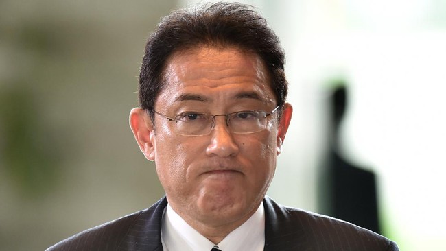 PM Jepang Fumio Kishida menuai kritik usai sang anak, Shotaro, dituduh pelesir menggunakan uang negara saat dinas ke luar negeri.