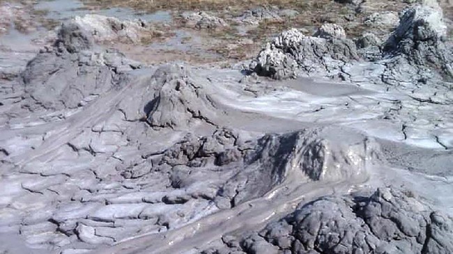Kepala Pusat Vulkanologi dan Mitigasi Bencana Geologi (PVMBG), Kasbani menyatakan fenomena semburan lumpur yang terjadi di Blora, Jawa Tengah berbahaya.