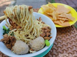5 Tempat Makan Mie Ayam Bangka dan Mie Pelangi