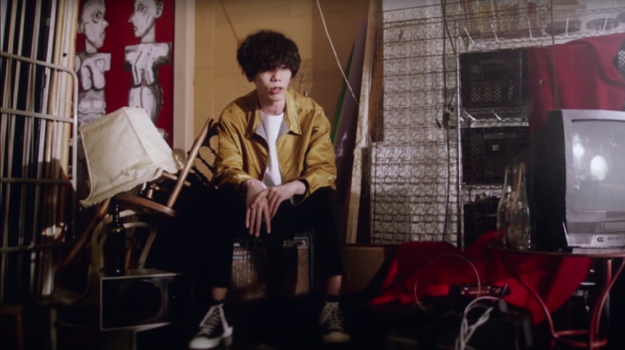 Kenshi yonezu peace sign Kenshi yonezu peace sign