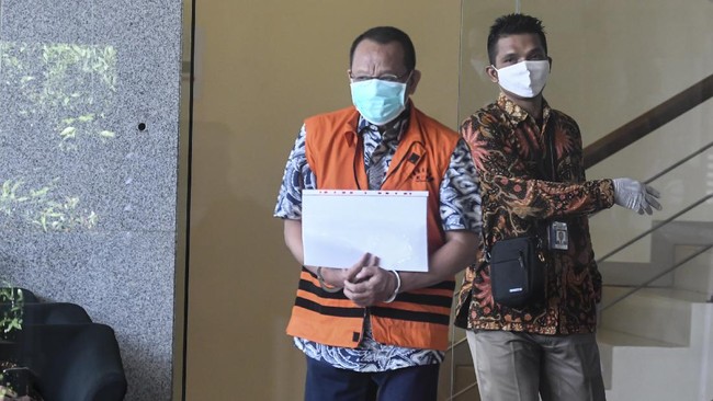 Majelis hakim Pengadilan Tipikor Jakarta menyebut prestasi mantan Sekretaris MA, Nurhadi Abdurrachman, menjadi pertimbangan meringankan vonis kasus suap.