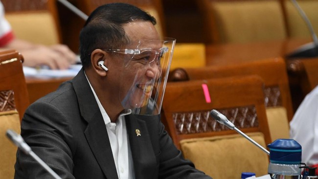 Menpora menyatakan penanganan olahraga profesional harus berjalan bagus meski BOPI yang sebelumnya memayungi hal tersebut dibubarkan.