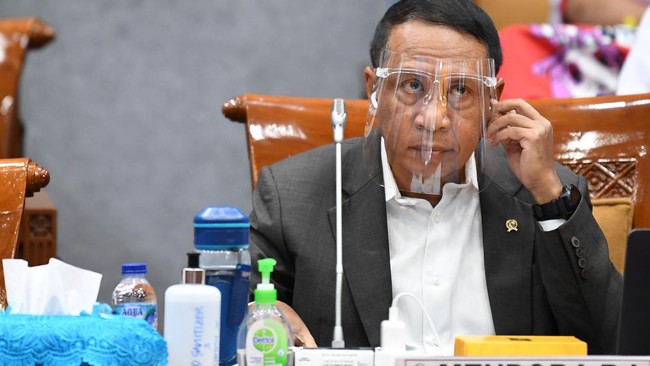 Menteri Pemuda dan Olahraga Zainuddin Amali mengusulkan para atlet dan pelatih bisa mendapat vaksin virus corona.
