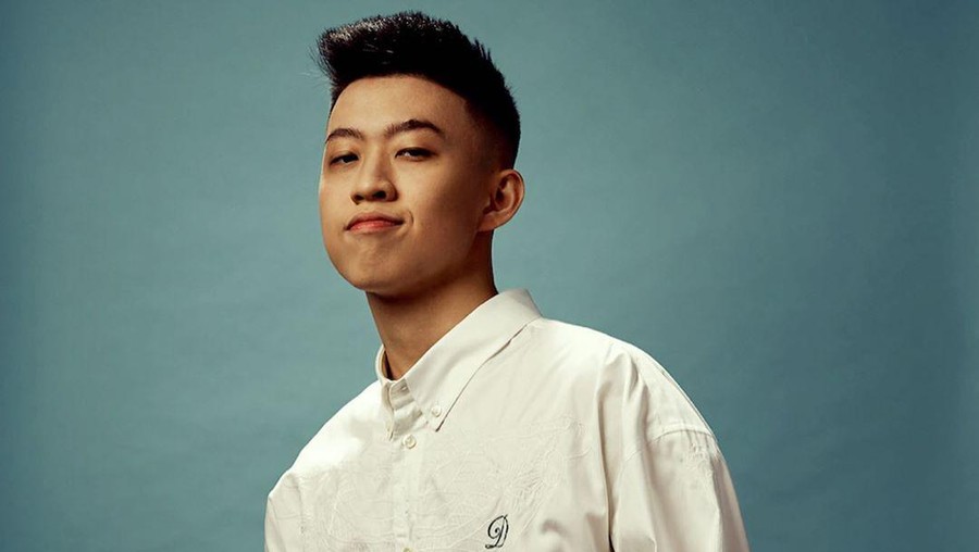 Rich Brian Makan Indomie
