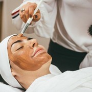 Hindari Iritasi, Ini Tips Eksfoliasi Wajah Sesuai dengan Jenis Kulit