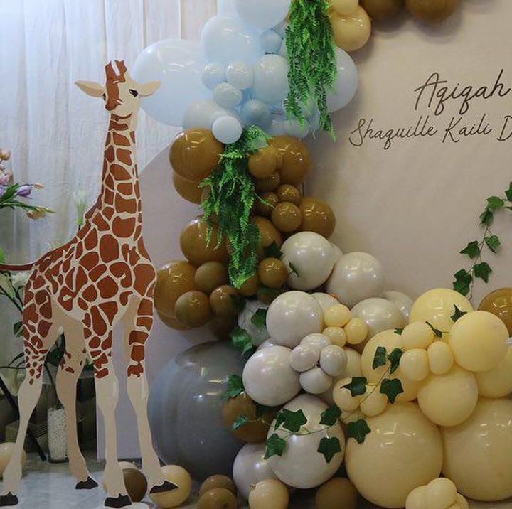 <p>Yang menarik perhatian, dekorasi akikahnya menggemaskan dan bertema binatang. (Foto: Instagram @cutratumeyriska)</p>