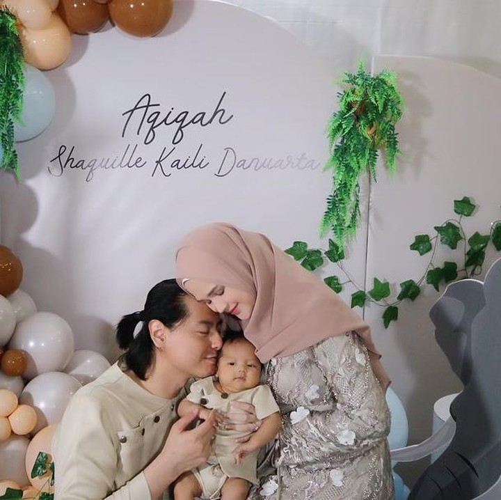 <p>Cut Meyriska dan Roger Danuarta baru saja menggelar acara akikah anaknya, Shaquille Kaili Danuarta. (Foto: Instagram @cutratumeyriska)</p>