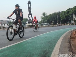 Anies Minta Pemotor Hormati Pesepeda: Naik Sepeda Lebih Berisiko