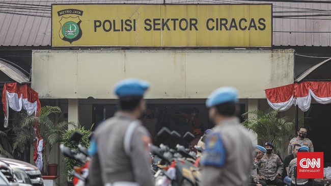 Aksi penyerangan Markas Polsek Ciracas yang melibatkan sejumlah anggota TNI dinilai menunjukkan rapuhnya hubungan prajurit TNI dan Polri pada level akar rumput.