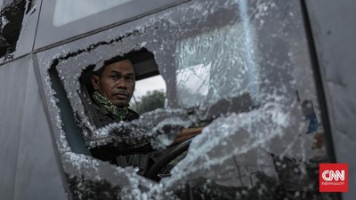 21 Tersangka Perusakan Polsek Ciracas Pengemudi TNI AD