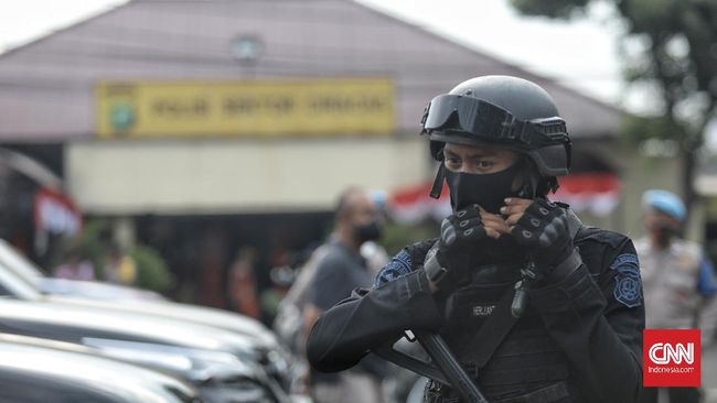 Hasil Olah TKP: Prada Ilham 'Out of Control' Jatuh dari Motor - CNN Indonesia