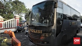 TNI Ganti Rugi Korban Penyerangan Polsek Ciracas Rp594 Juta
