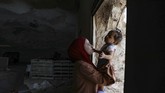 FOTO: Warga Palestina Tinggal di Gua Setelah Diusir Israel Sejumlah warga Palestina di utara tepi Barat terusir dari rumah mereka yang dirampas dan dihancurkan Israel. Mereka kini tinggal di gua.