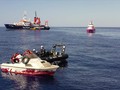 Kapal Sumbangan Banksy Selamatkan Imigran di Mediterania