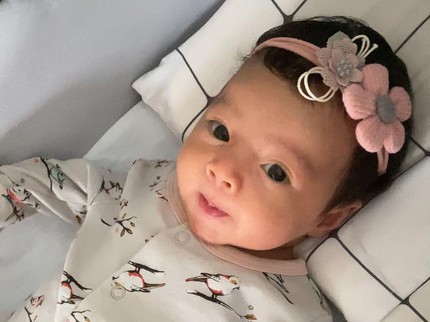 Cantik, 7 Potret Bayi Rianti Cartwright yang Baru 1 Bulan