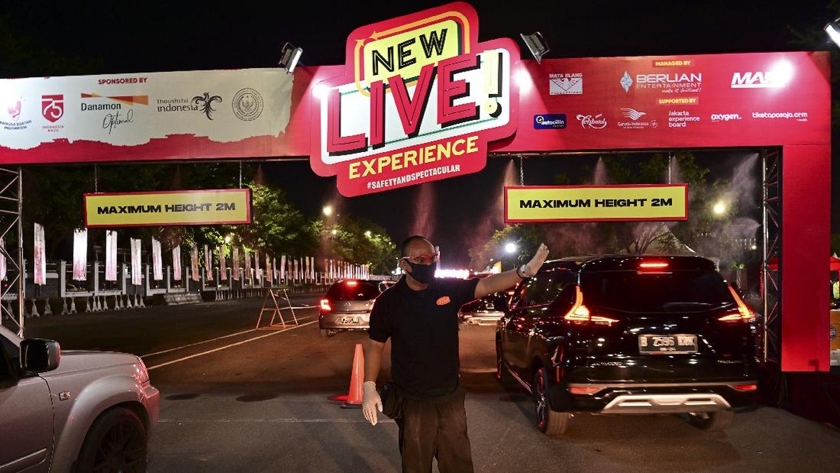 FOTO: Ramai Konser Musik 'Drive-in' Pertama di Jakarta